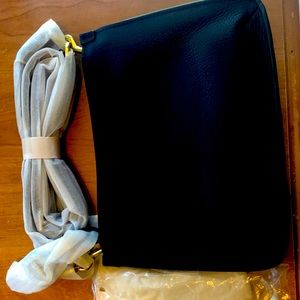 Etienne aigner purse black